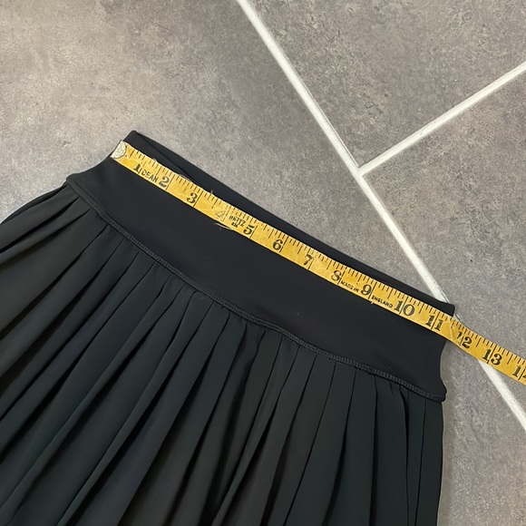 OFFLINE By Aerie Real Me Pleated Circle Tennis Skirt size Small - Picture 4 of 10
